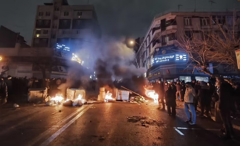 اعتراضات در ایران؛ حدود ۶۵۰ نفر با شلیک نظامیان کشته شده‌اند