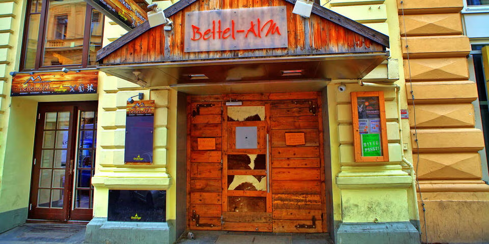 پس از آتش‌سوزی میخانه سوئيسی یک رستورانت در اتریش شمع و فشفه‌بازی هنگام نوشیدن را ممنوع کرد