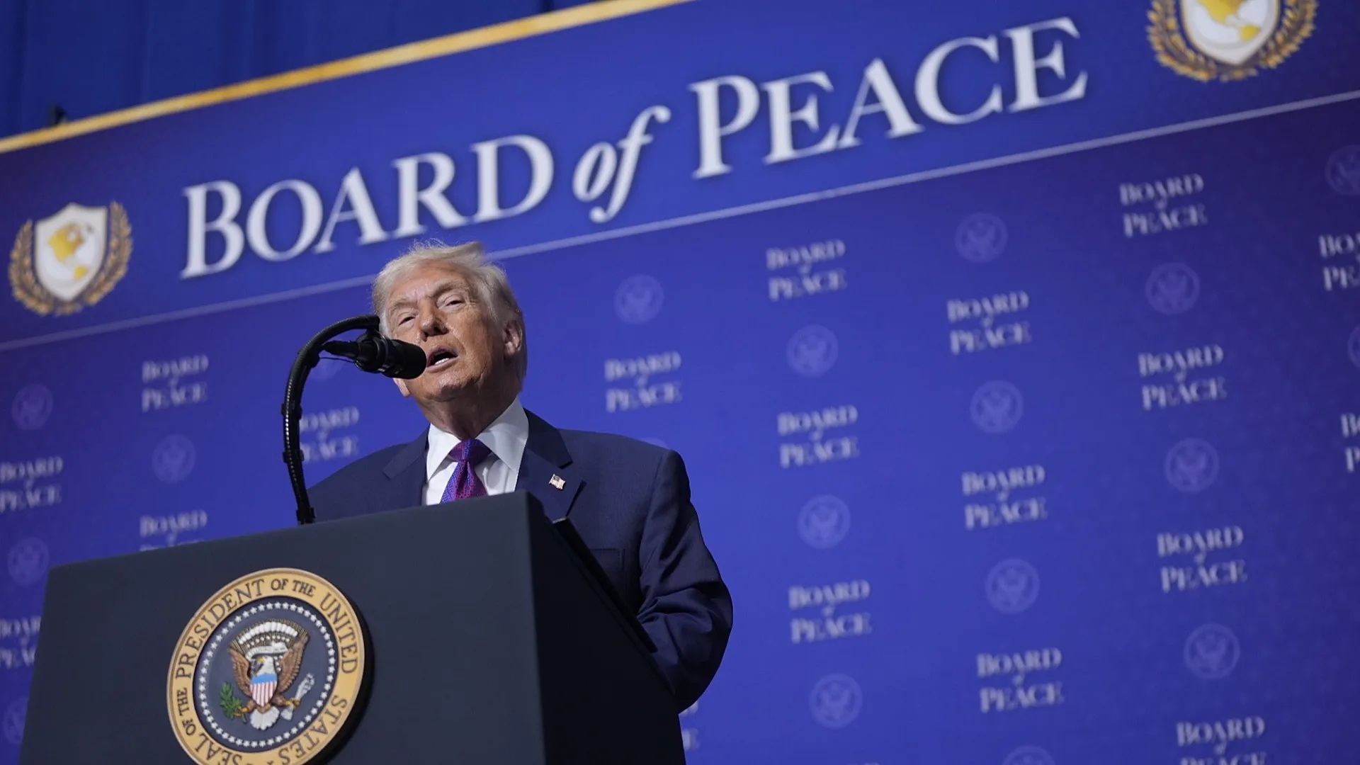 ترامپ: طی ۱۰ روز آینده درباره حمله به ایران تصمیم می‌گیرم