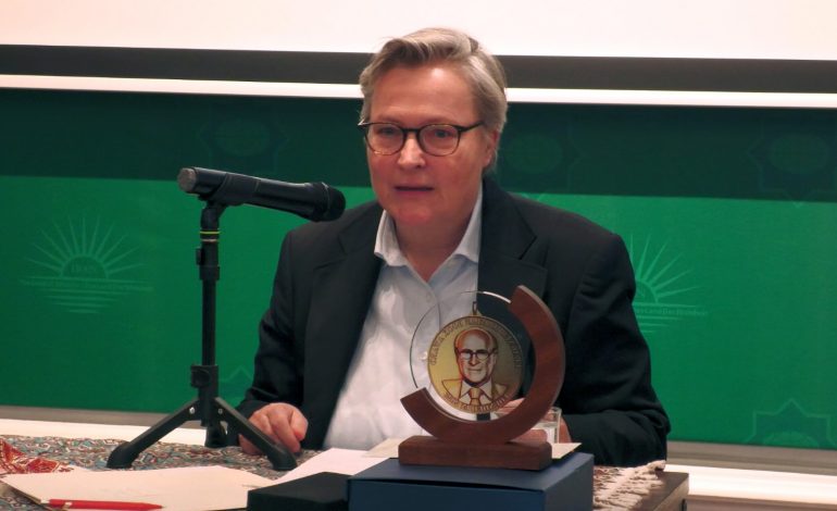 نخستین جایزه برت فراگنر به ترجمه آلمانی «تاریخ وصاف» اهدا شد