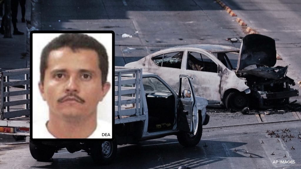 اعضای یک باند مافیایی در مکزیک پس از کشته شدن رهبرشان چند شهر را به آتش کشیدند