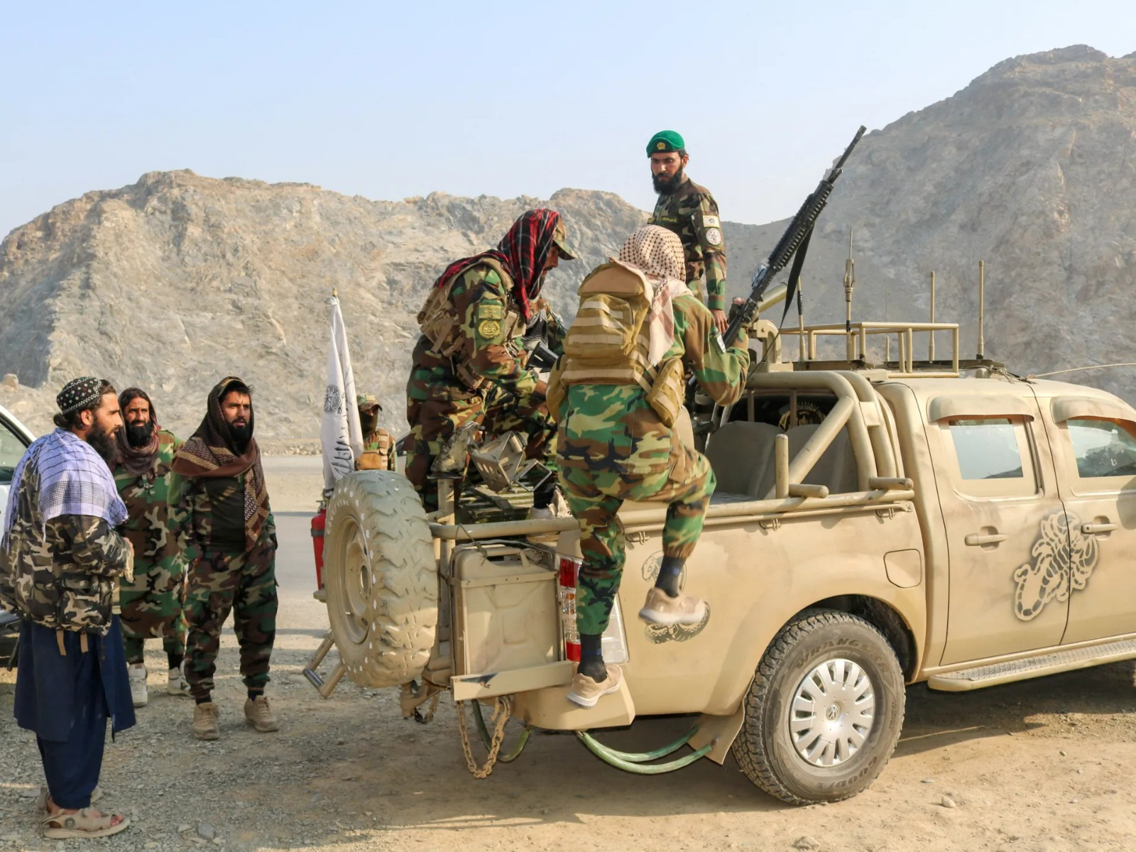 ادامه درگیری میان پاکستان و طالبان؛ دو طرف مدعی حمله به پست‌های مرزی یکدیگر شدند