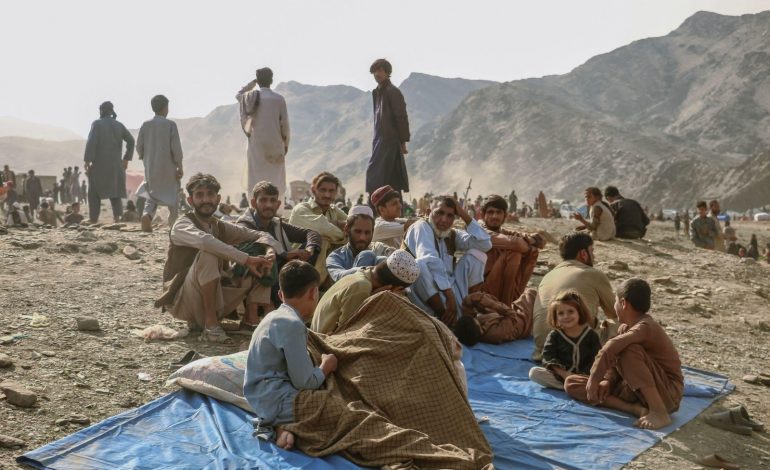 زندگی سخت آوارگان  در مومندره؛ خانواده‌ها در کمبود غذا و سرپناه به‌سر می‌برند
