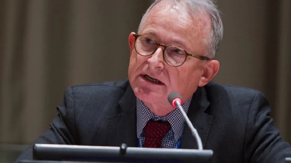 ریچارد بنت: ادامه محدودیت‌های طالبان علیه زنان سبب بحران در نظام صحی می‌شود